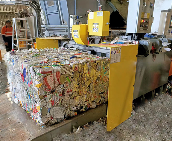 Многофункциональное и высокоэффективное решение для тюкования для ведущего австралийского центра переработки отходов