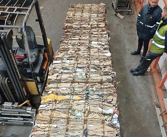 Высокоэффективное решение для пресс-подборщика картонных коробок для крупных сетевых супермаркетов в России