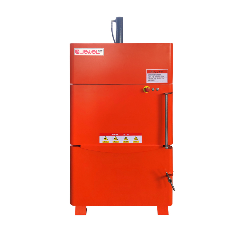 Малый вертикальный пресс-подборщик JP-7750T3